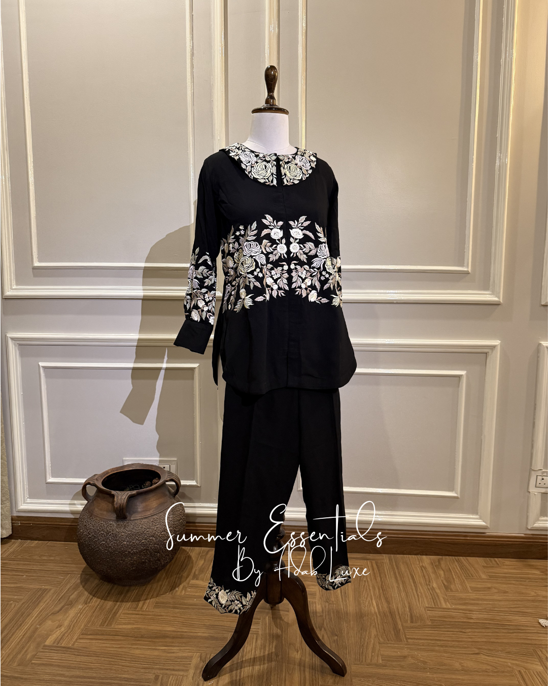 Gul - Contrast embroidery co-ord set
